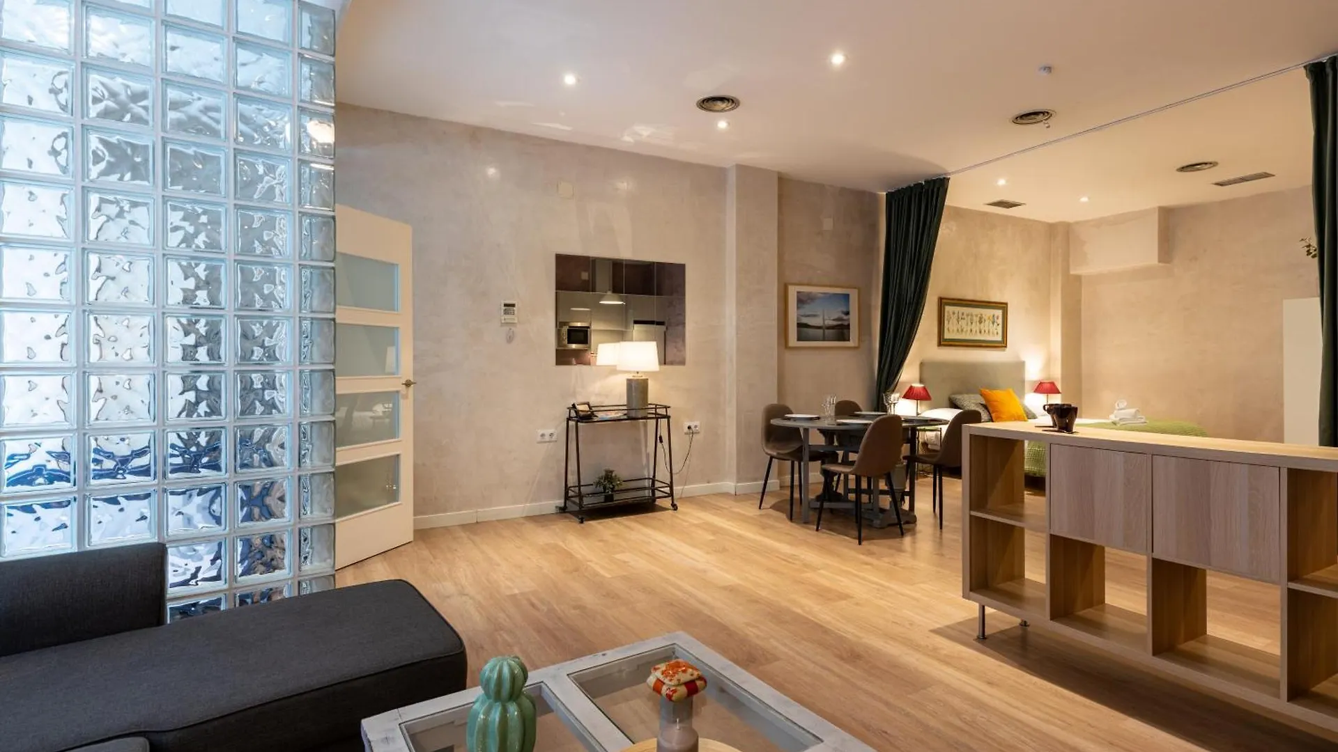 Holi-Rent Trastamara Apartamento Sevilha